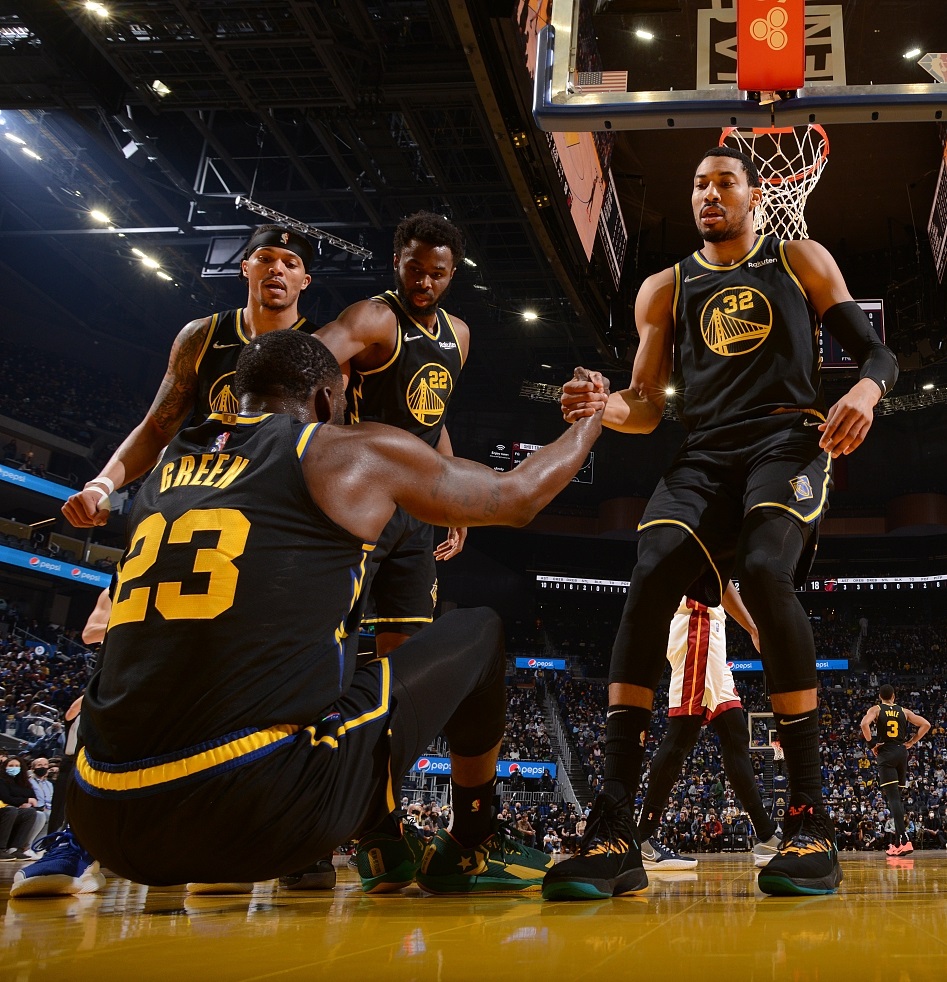 爱游戏体育-包含转折点！多特蒙德手感冰凉；欧超杯加时末段攻防权衡；信心回归；训练强度明显提升的词条-爱游戏体育